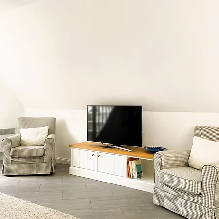 Haus Am Stadtwald Og - Luett Eilun &amp#404&amp#41, Gruenstreifen Daire