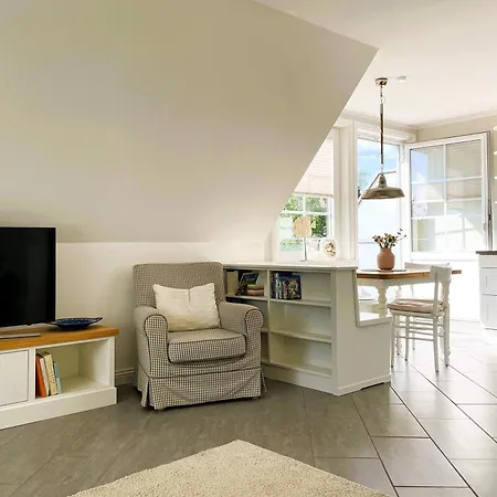 Apartment Haus Am Stadtwald Og - Luett Eilun &amp#404&amp#41, Gruenstreifen Wyk auf Foehr