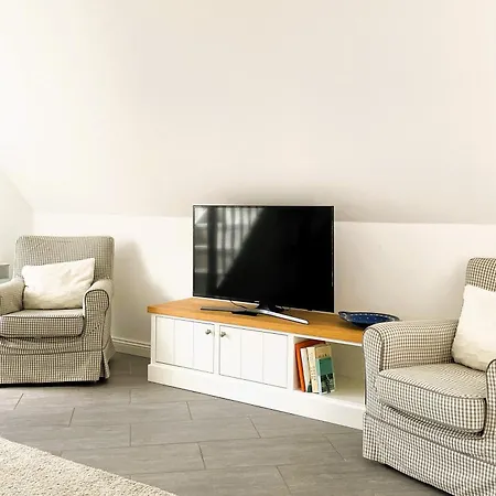 Haus Am Stadtwald Og - Luett Eilun &amp#404&amp#41, Gruenstreifen Wyk auf Foehr