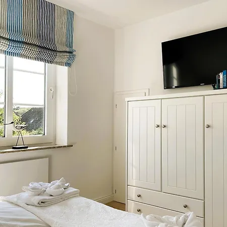 Haus Am Stadtwald Og - Luett Eilun &amp#404&amp#41, Gruenstreifen Apartment Wyk auf Foehr